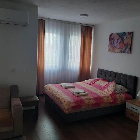 셰니차 Vila Centar Mb B&B 외부 사진