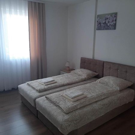 셰니차 Vila Centar Mb B&B 외부 사진