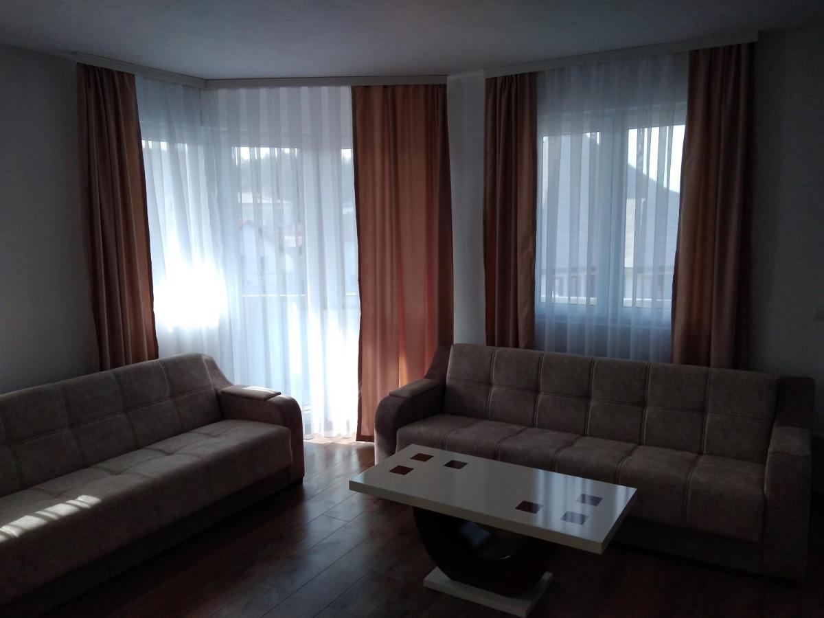 셰니차 Vila Centar Mb B&B 외부 사진