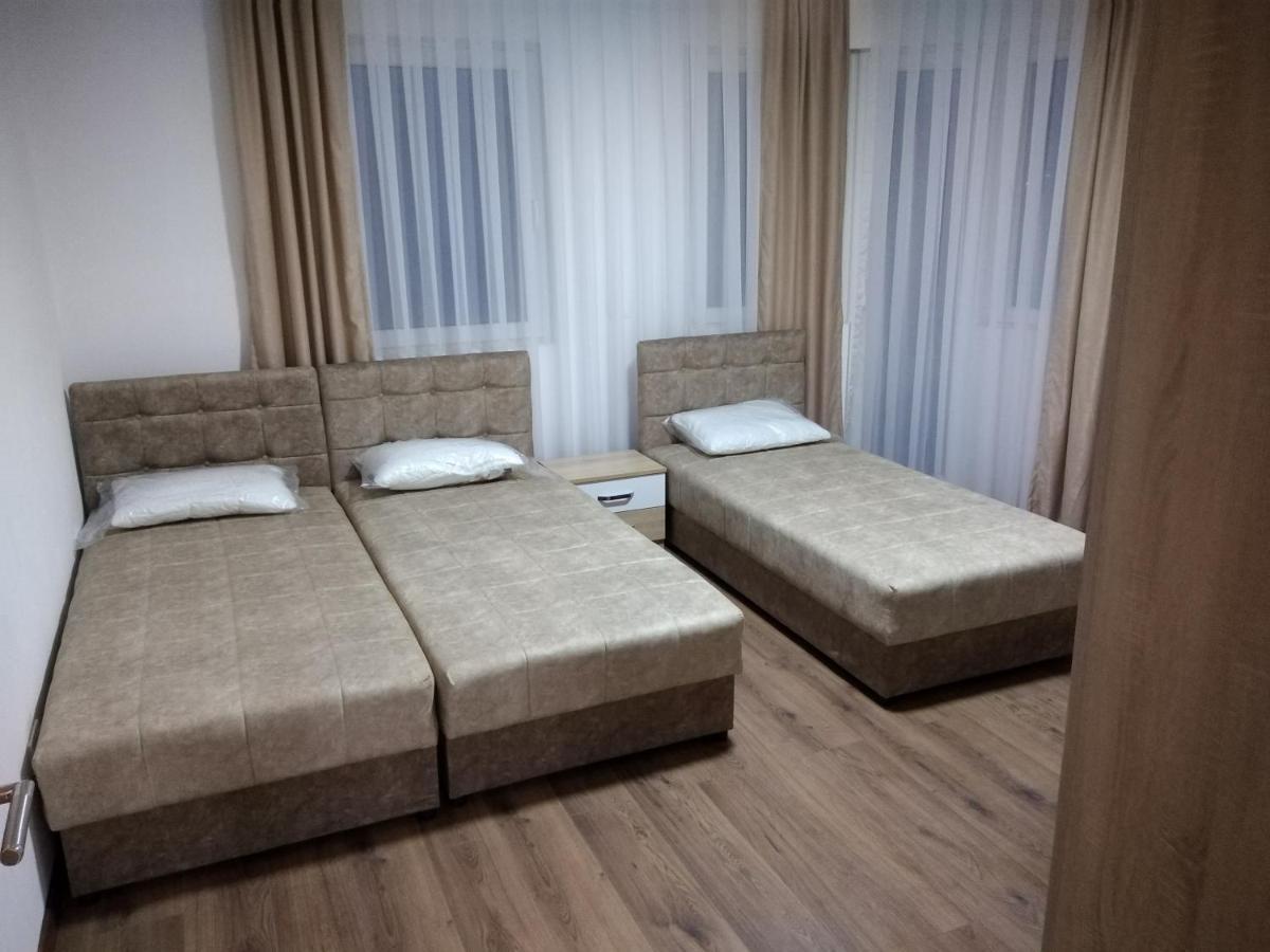 셰니차 Vila Centar Mb B&B 외부 사진