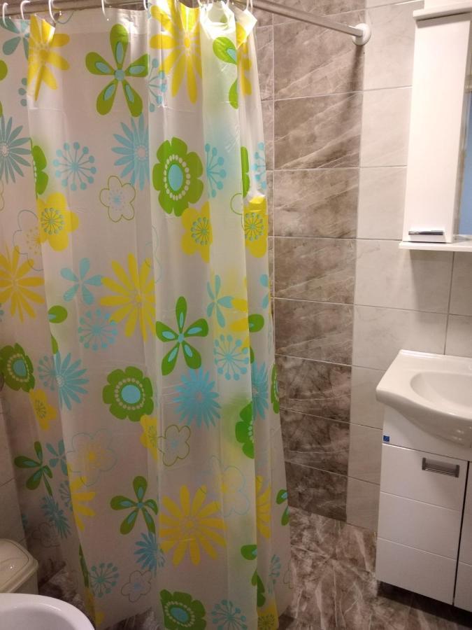 셰니차 Vila Centar Mb B&B 외부 사진