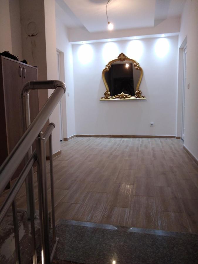 셰니차 Vila Centar Mb B&B 외부 사진