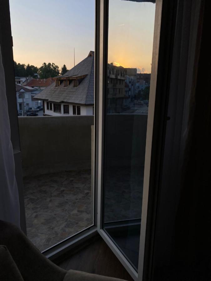 셰니차 Vila Centar Mb B&B 외부 사진