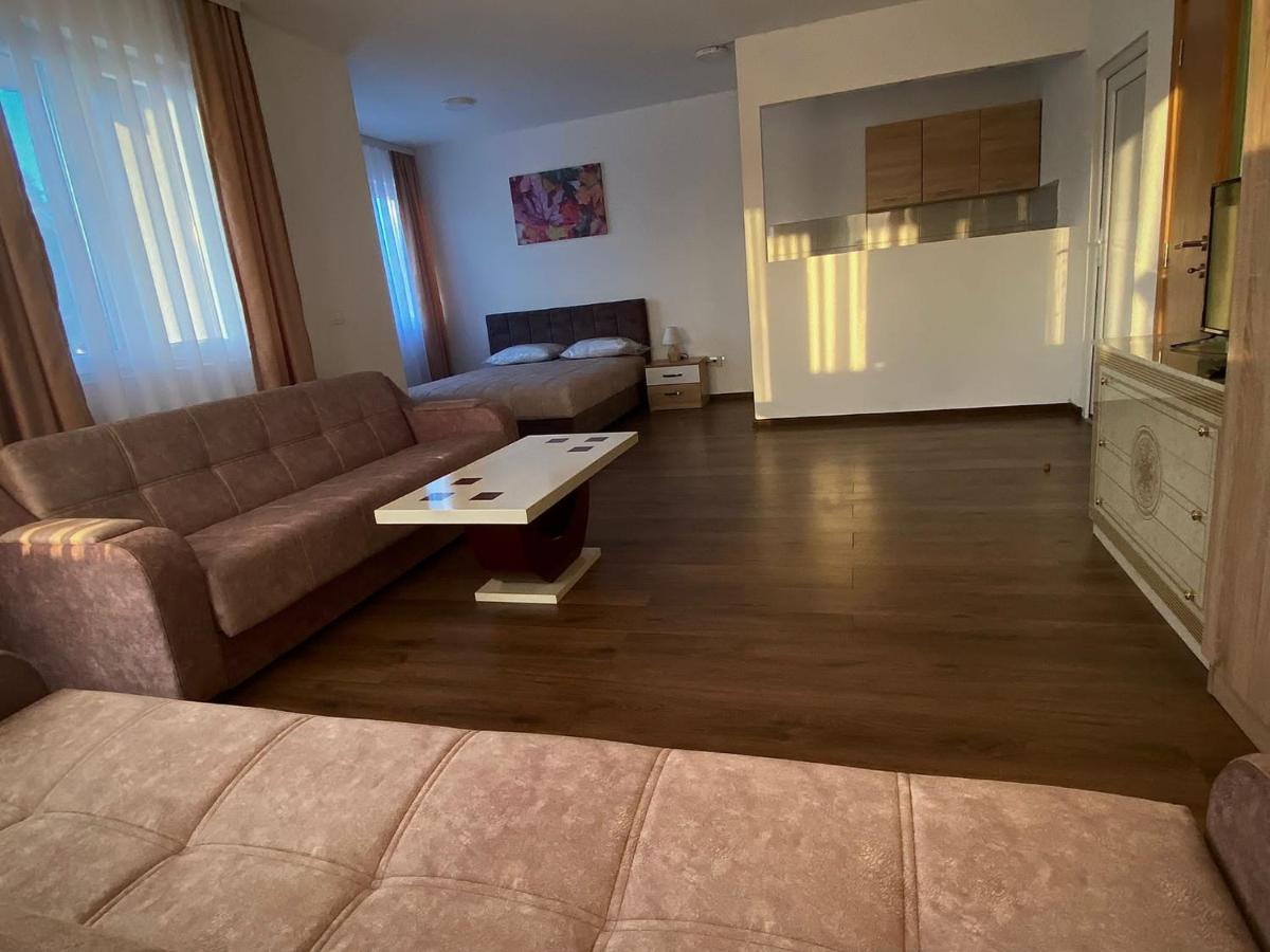 셰니차 Vila Centar Mb B&B 외부 사진