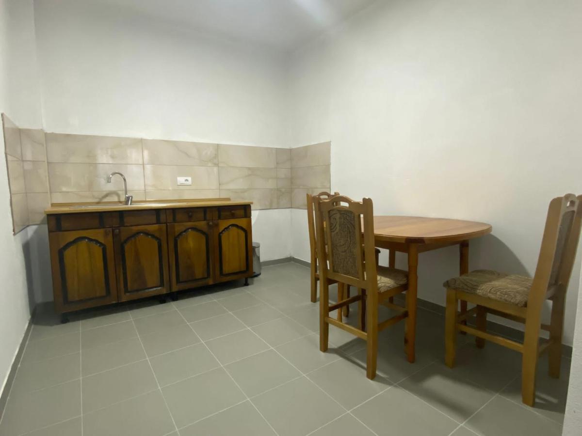 셰니차 Vila Centar Mb B&B 외부 사진