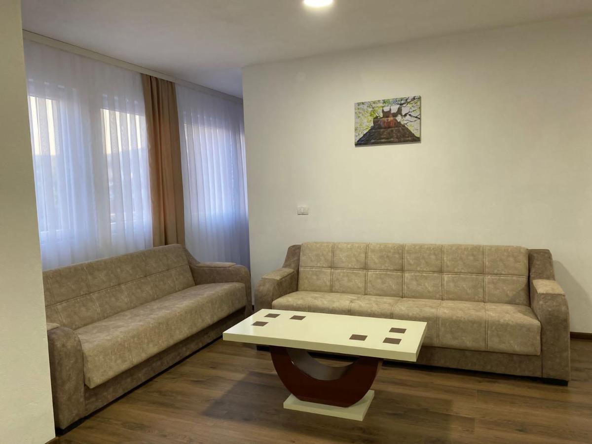셰니차 Vila Centar Mb B&B 외부 사진