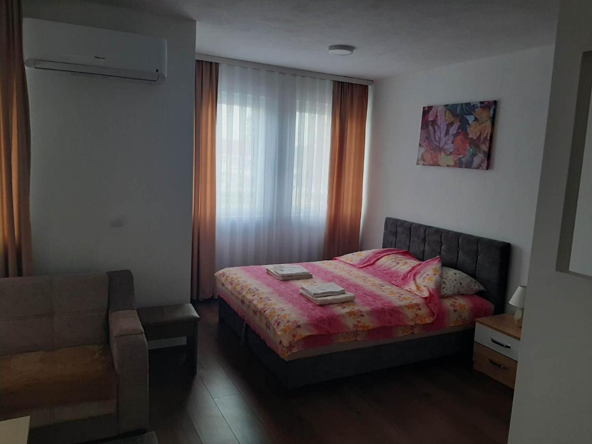 셰니차 Vila Centar Mb B&B 외부 사진