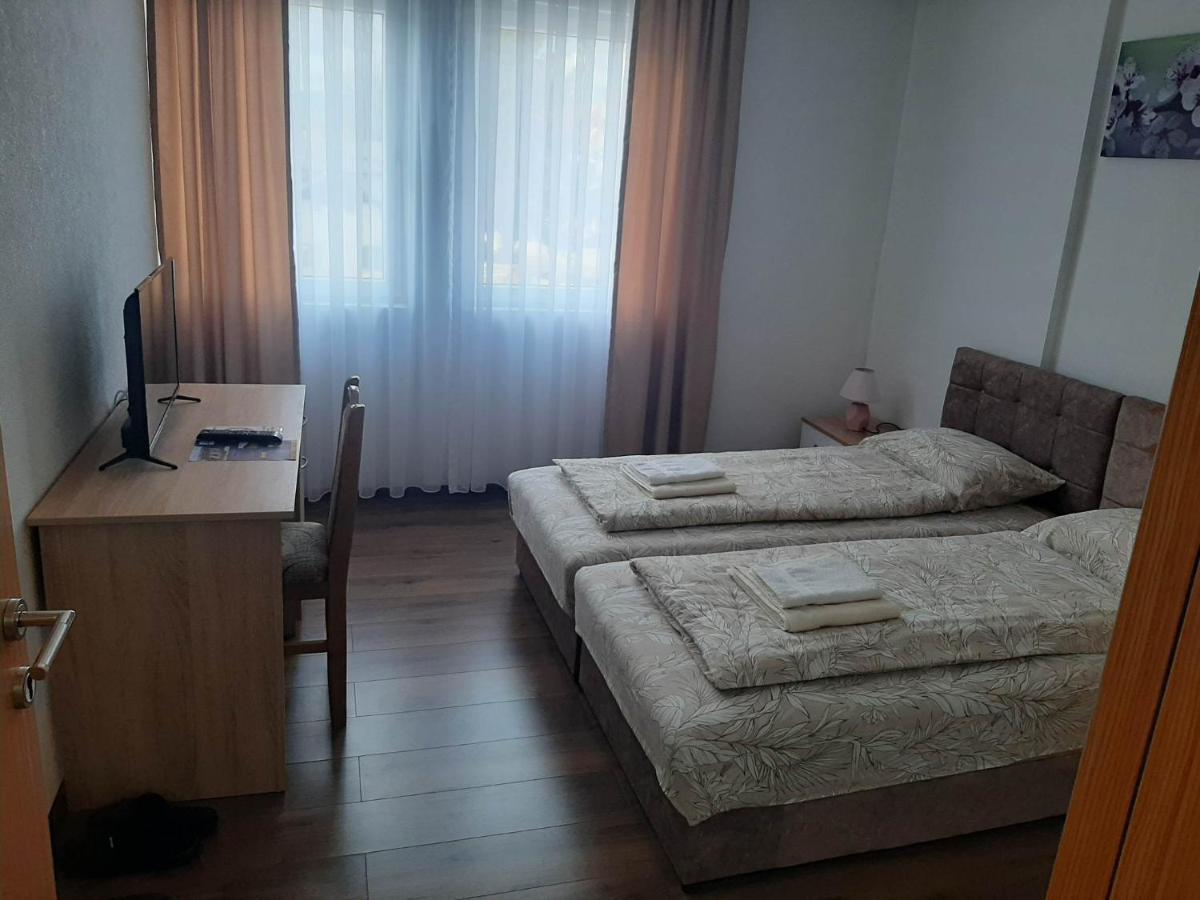 셰니차 Vila Centar Mb B&B 외부 사진